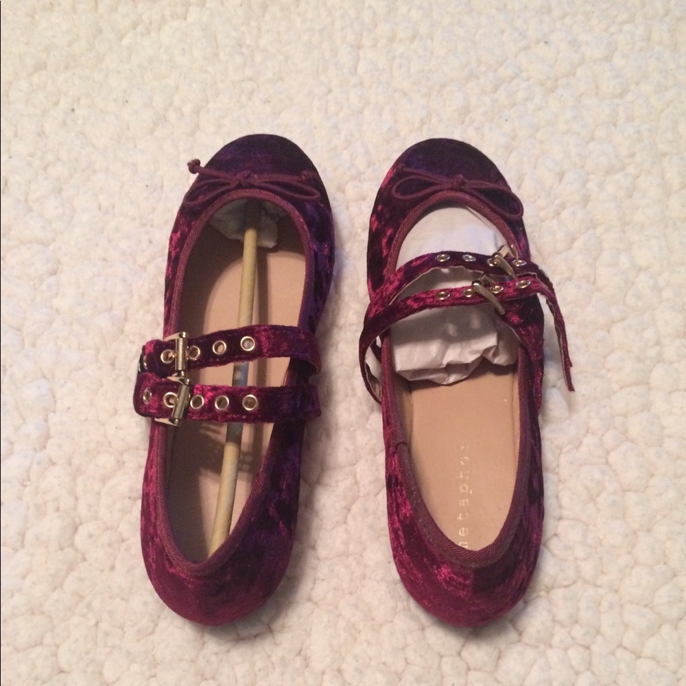 Flat shoes